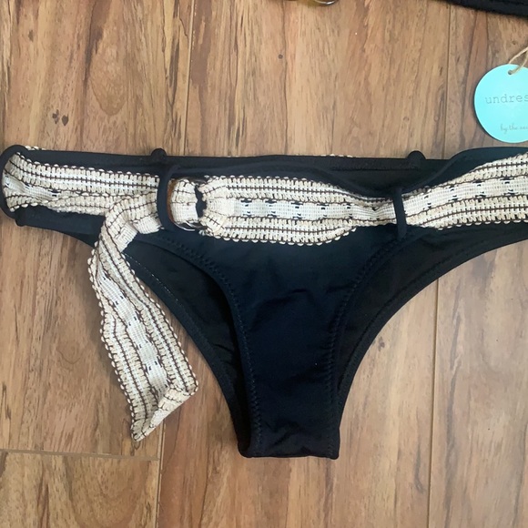 Bikini Top + Bottom - Picture 2 of 7